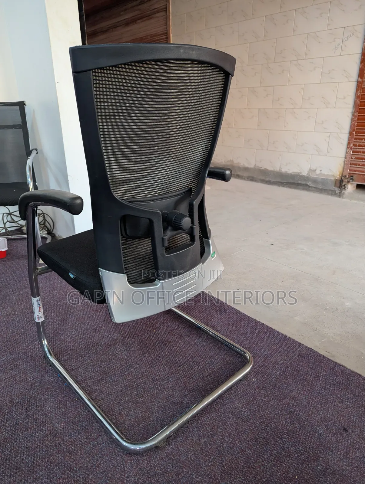 Non Adjustable Office Chair// Visitors Chair