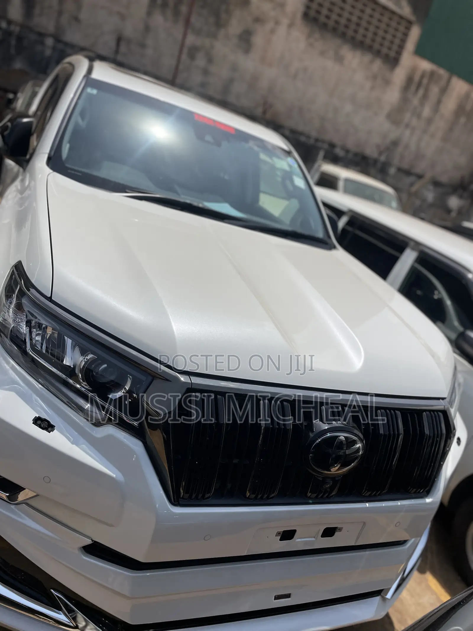Toyota Land Cruiser Prado 2.8 2022 White