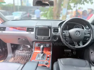 Volkswagen Touareg 2014 Black