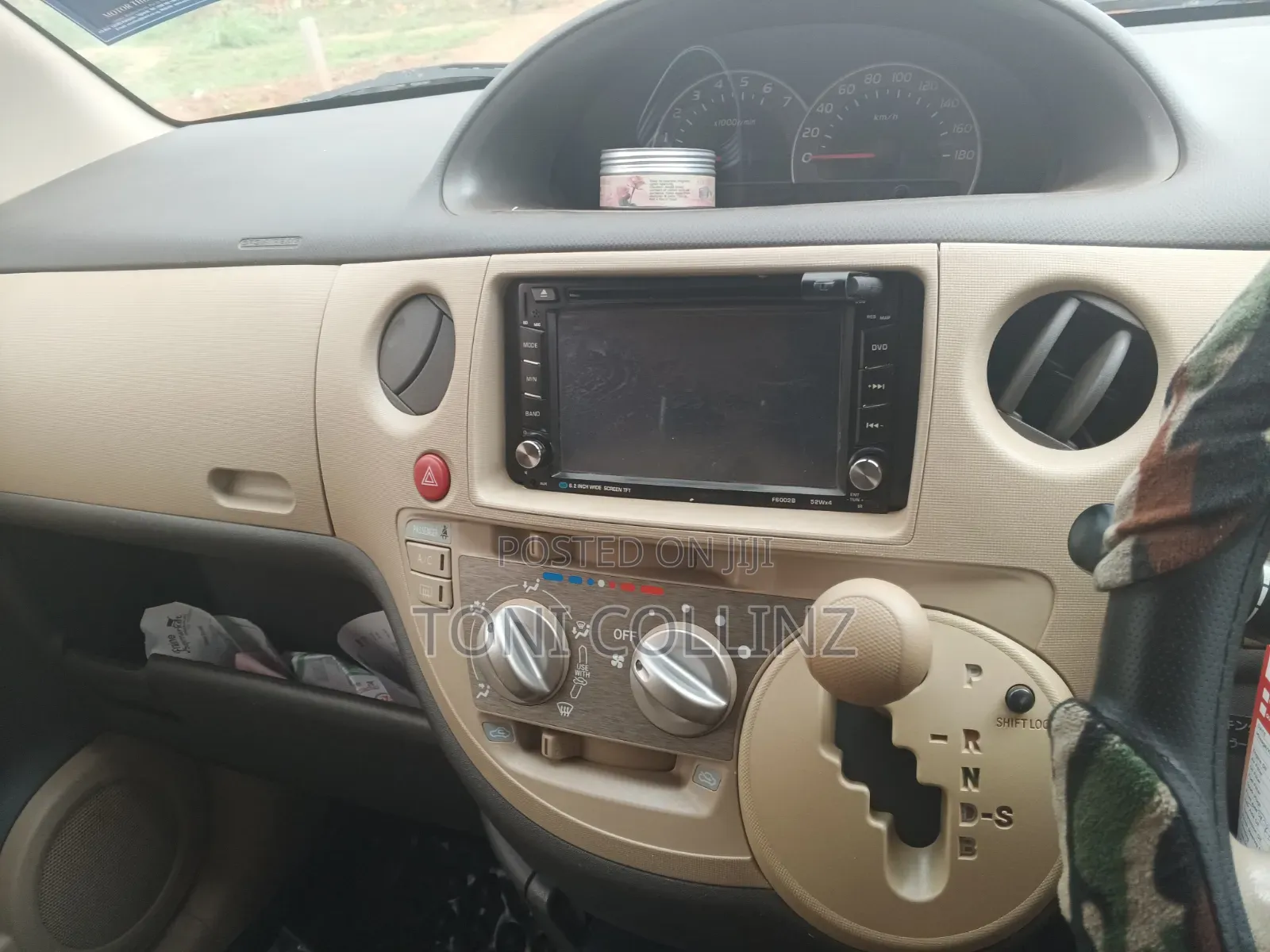 Toyota Sienta 2012 Green