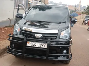 Toyota Noah 2010 Black