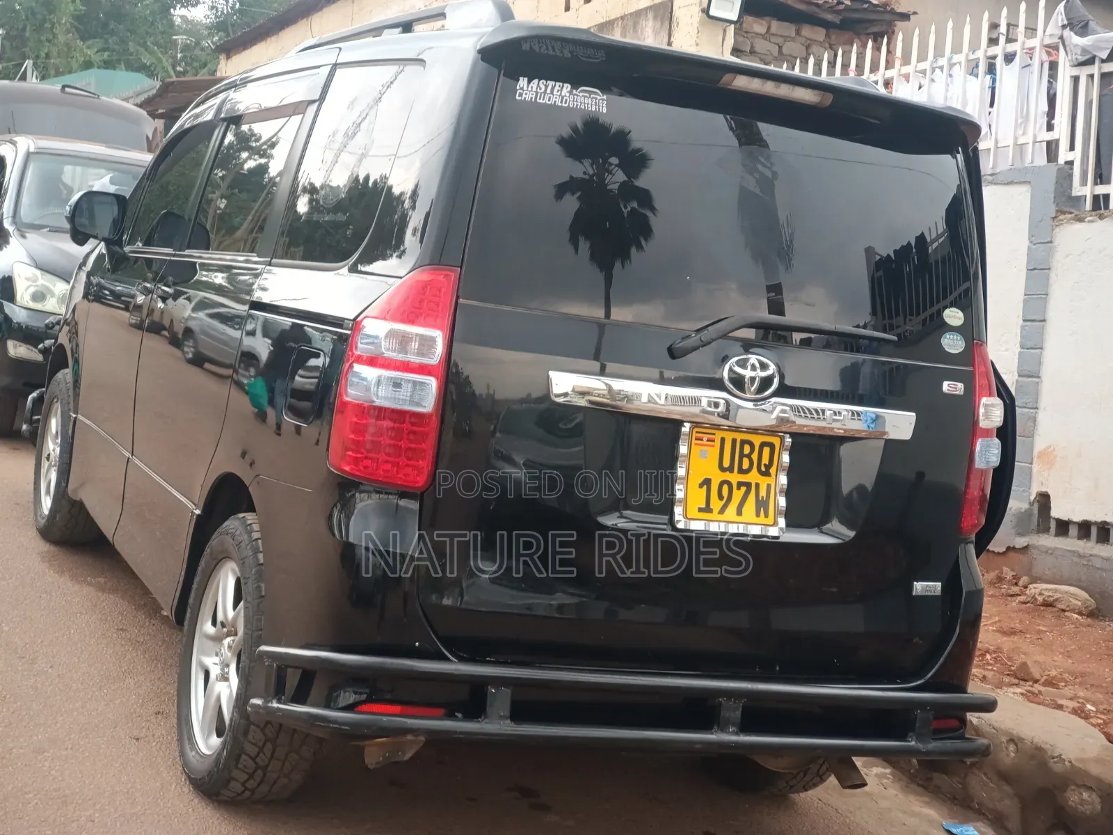 Toyota Noah 2010 Black