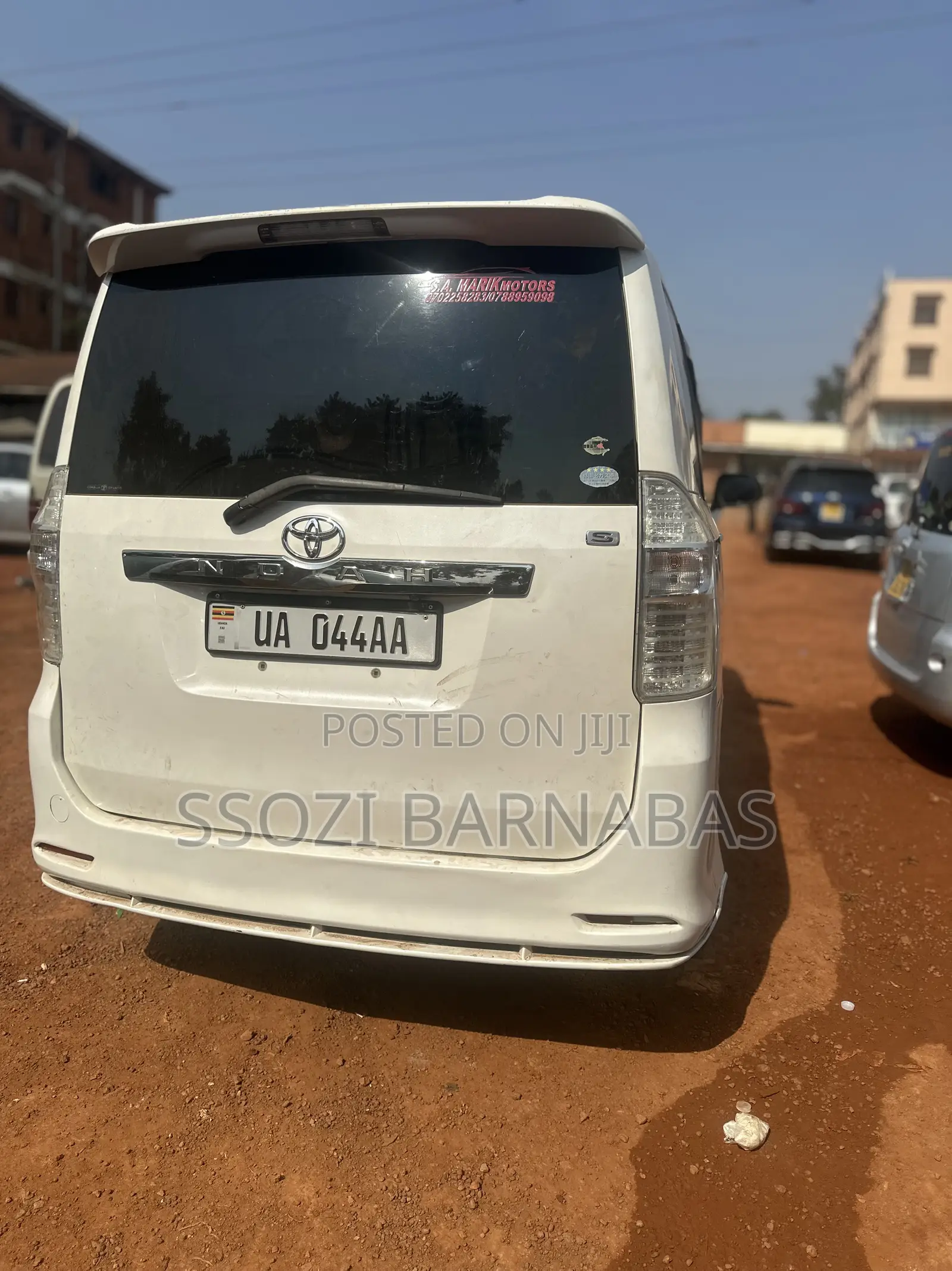 Toyota Noah 2010 White