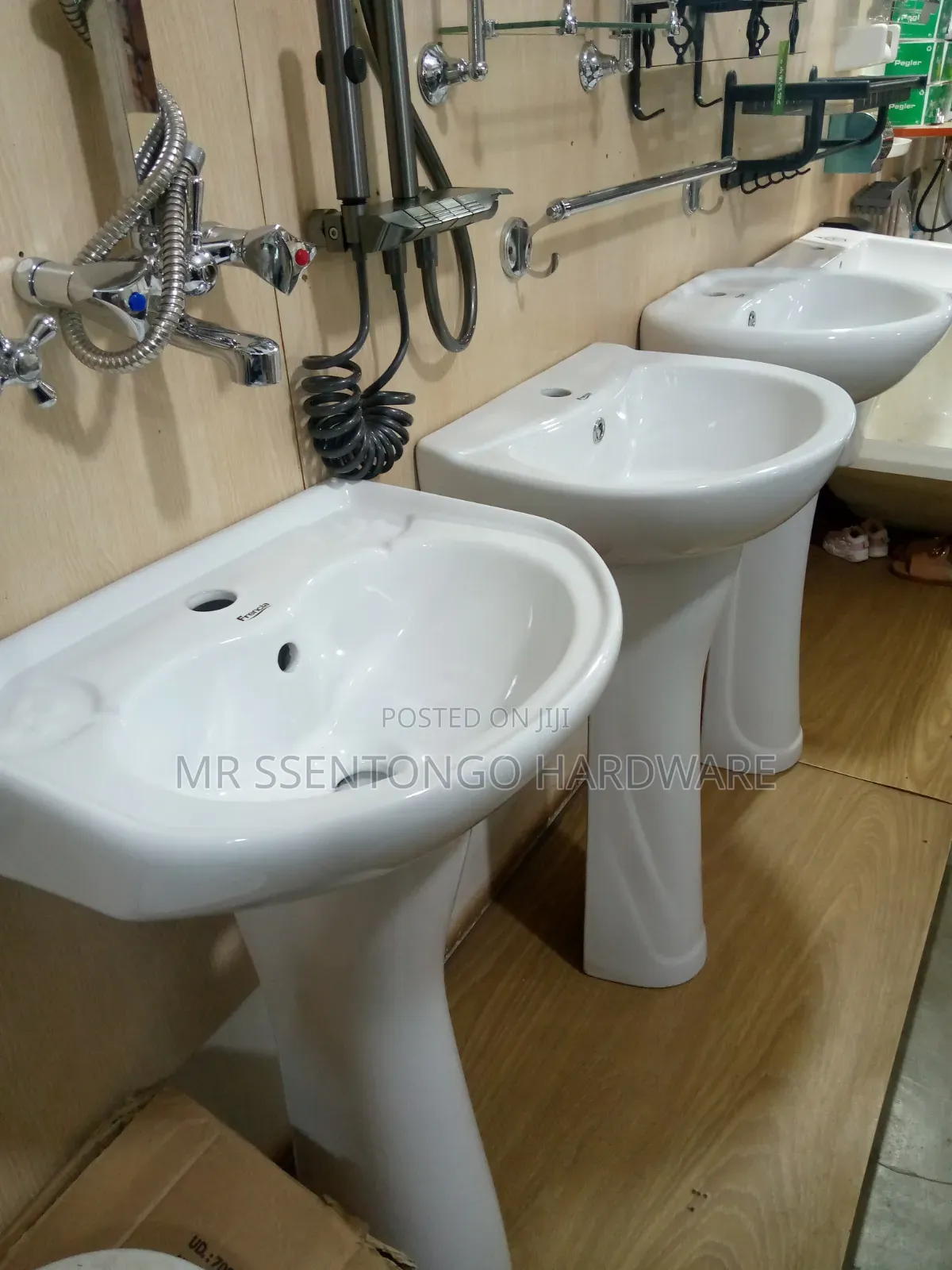 Hand Basin Completely Sets With Accessories Frencia Medium Size
