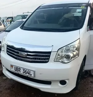 Toyota Noah 2011 White