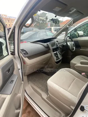 Toyota Noah 2011 White