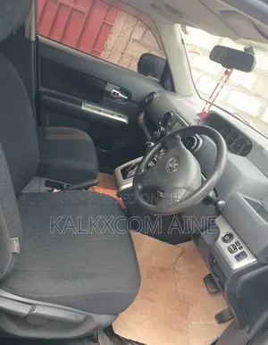 Toyota Rumion 1.5 FWD 2023 Burgundy