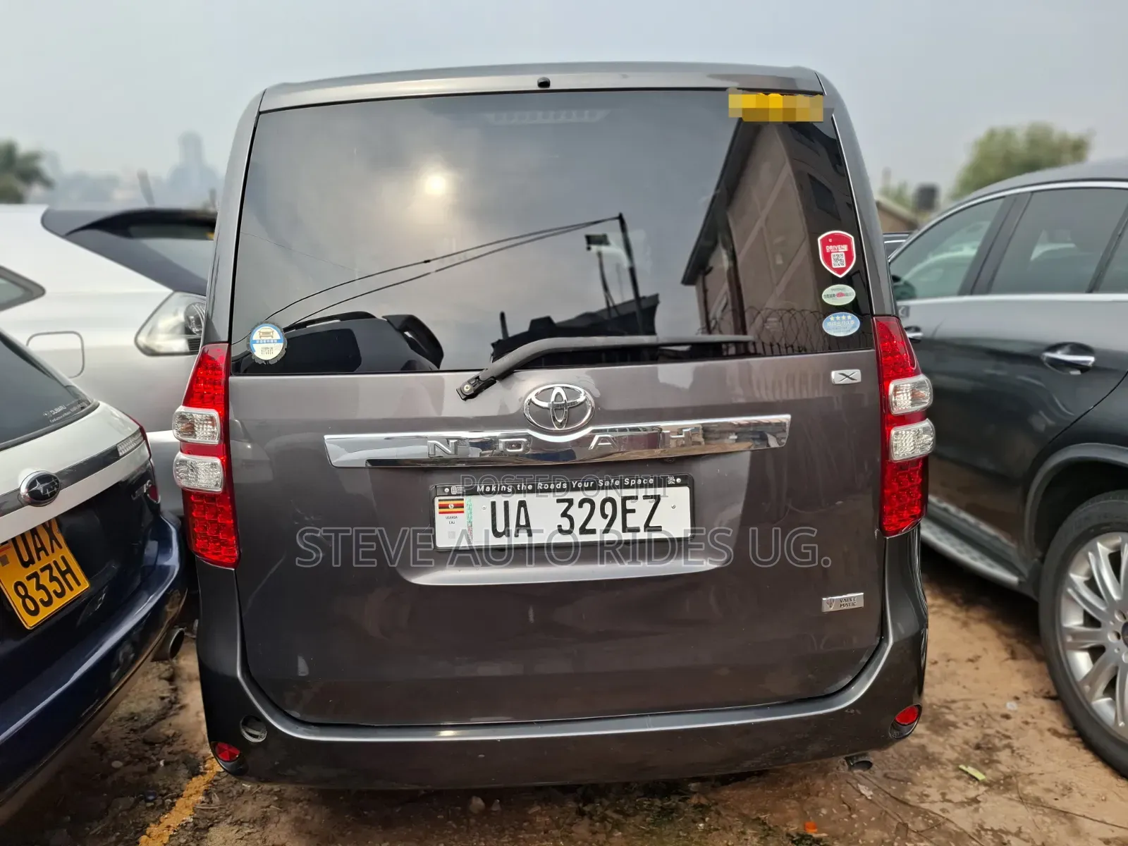 Toyota Noah 2012 Gray