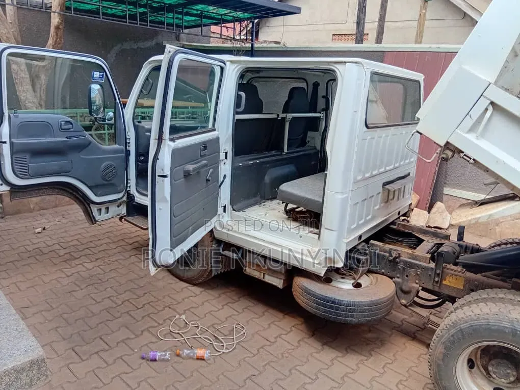 Isuzu Elf Double Cabin