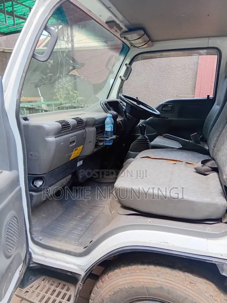 Isuzu Elf Double Cabin