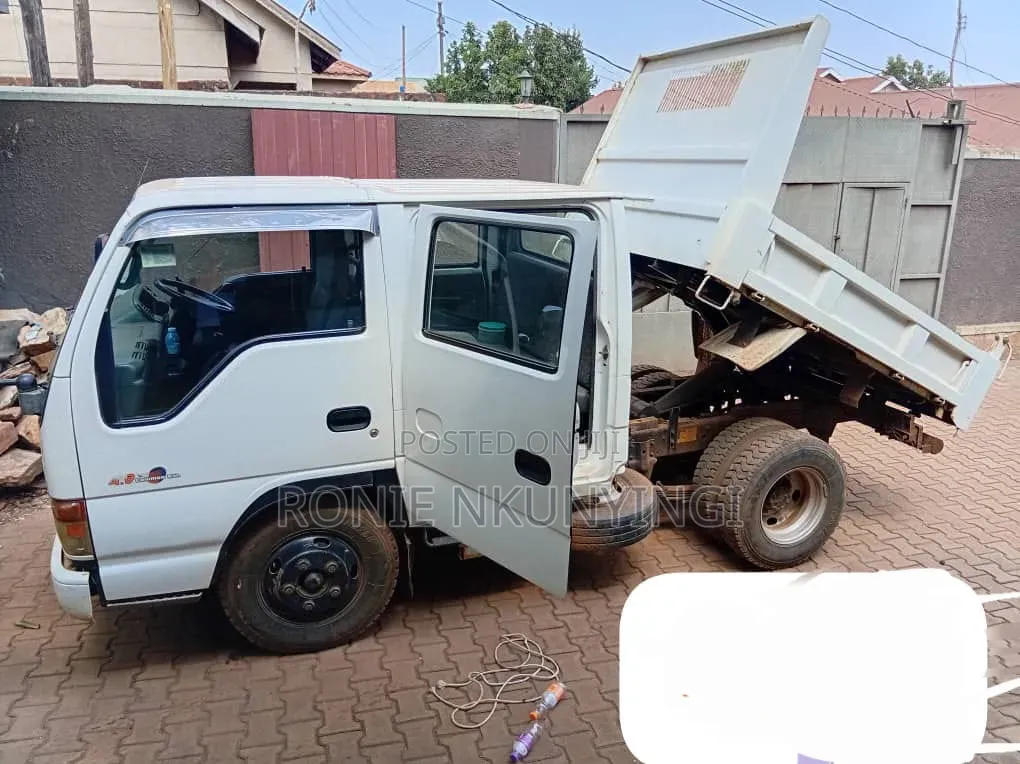 Isuzu Elf Double Cabin