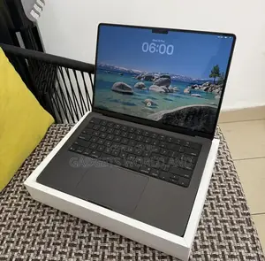 New Laptop Apple MacBook Pro 16GB Apple M5 SSD 1T