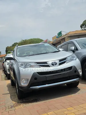 Toyota RAV4 Limited 4dr SUV AWD (2.5L 4cyl 6A) 2015 Silver