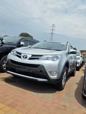 Toyota RAV4 Limited 4dr SUV AWD (2.5L 4cyl 6A) 2015 Silver