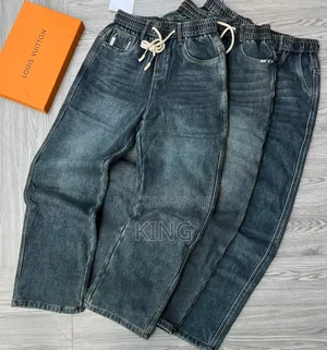 Loose-Fit Denim Jeans