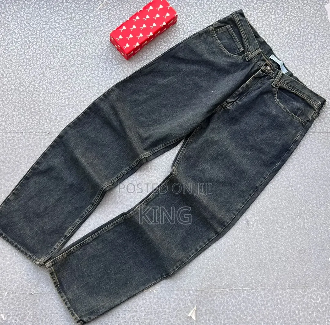 Multi Baggy or Relaxed-Fit Jeans