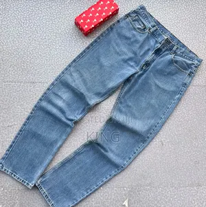 Multi Baggy or Relaxed-Fit Jeans