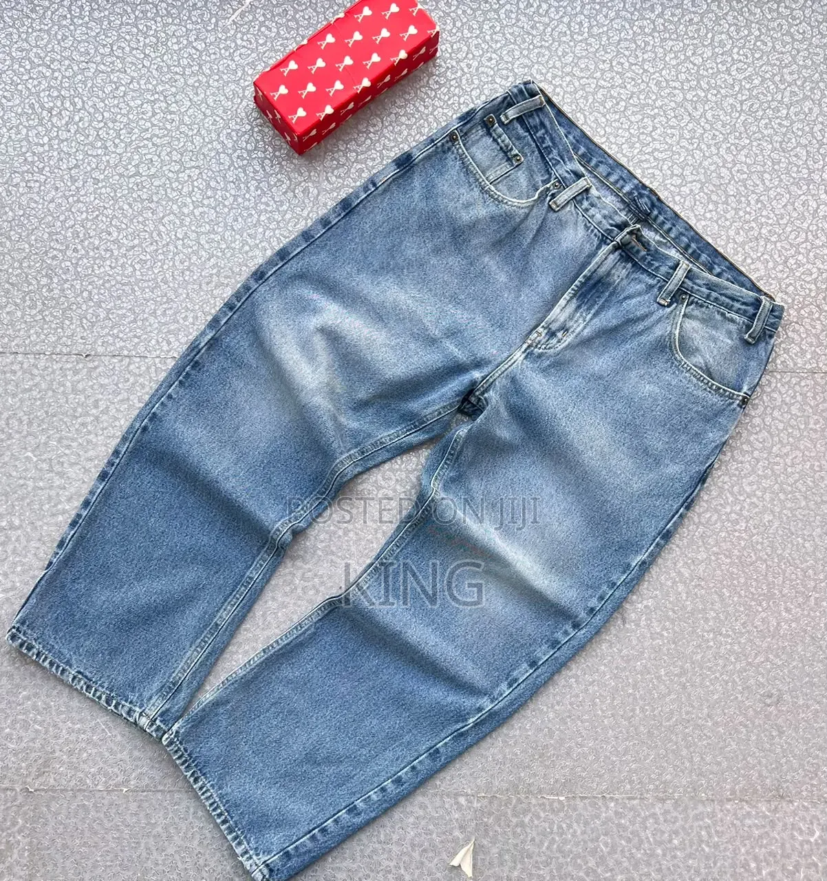 Multi Baggy or Relaxed-Fit Jeans