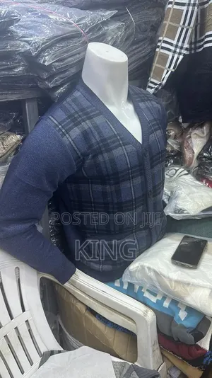 V-Neck Button-Down Knitwear Sweater/Jacket