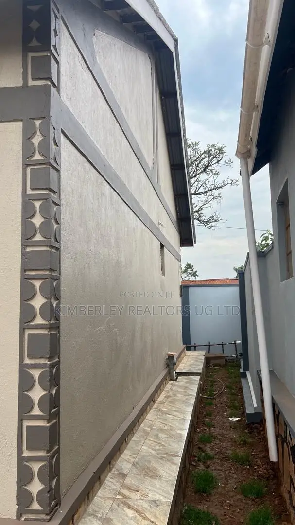3bdrm House in Division A for sale