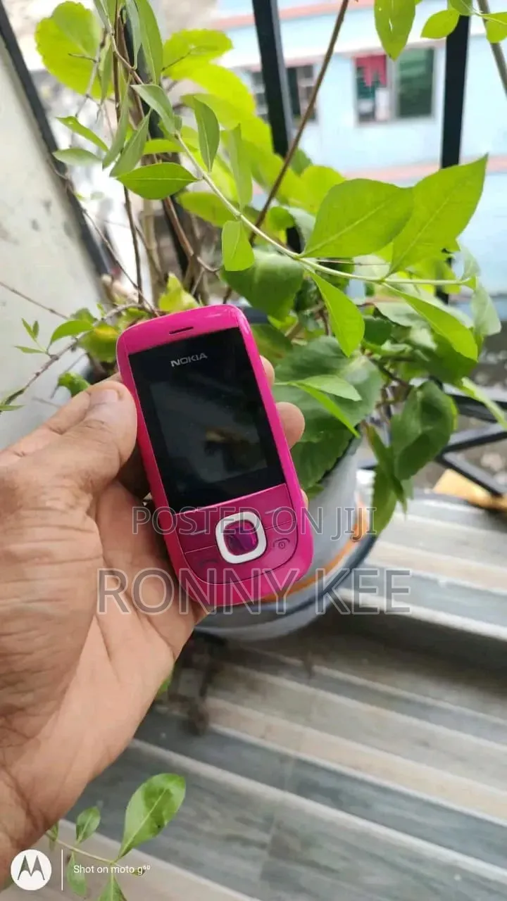 New Nokia 2220 slide Red