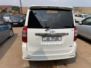 Toyota Noah 2015 White