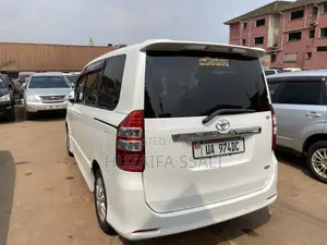 Toyota Noah 2015 White