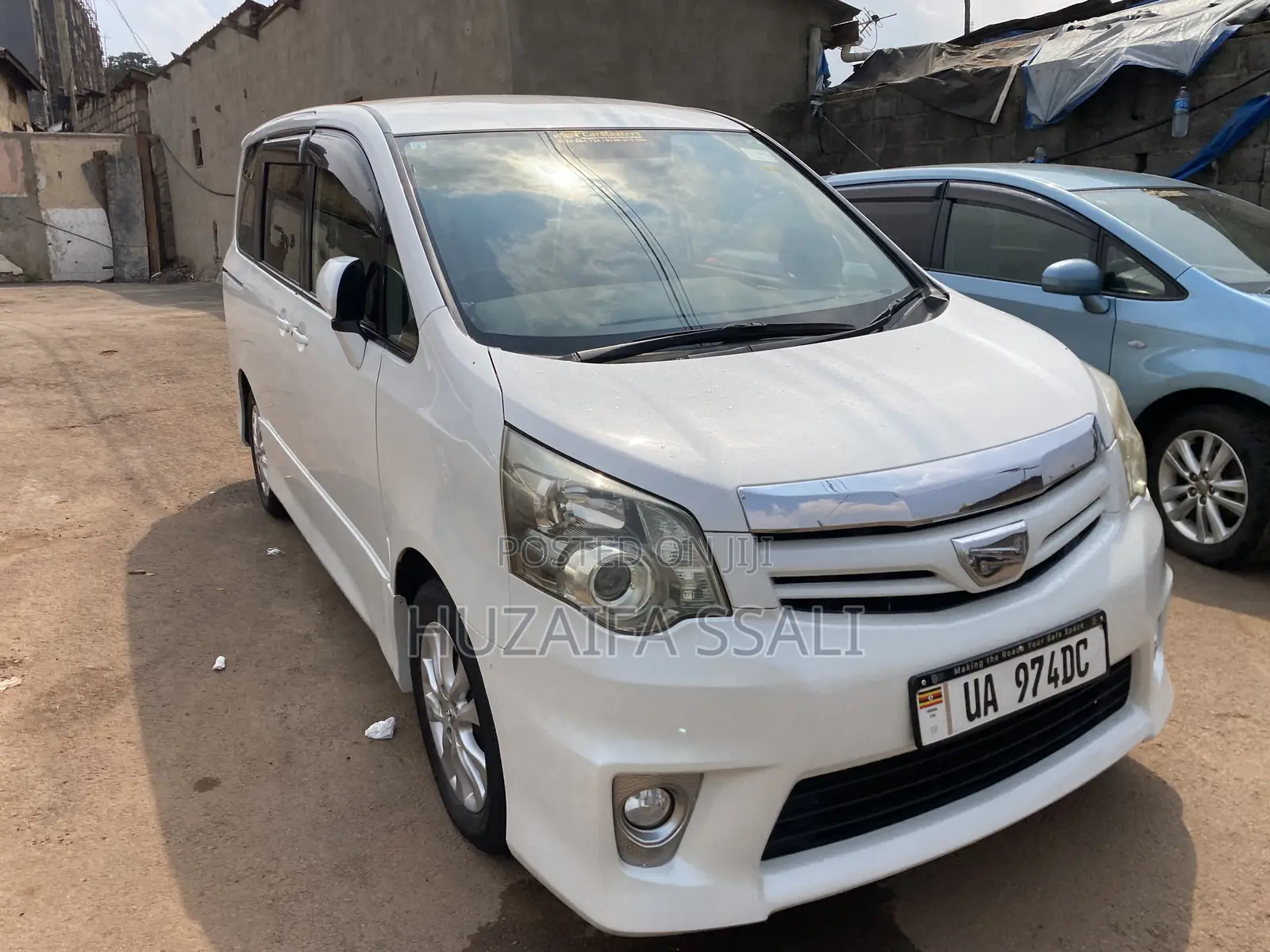 Toyota Noah 2015 White