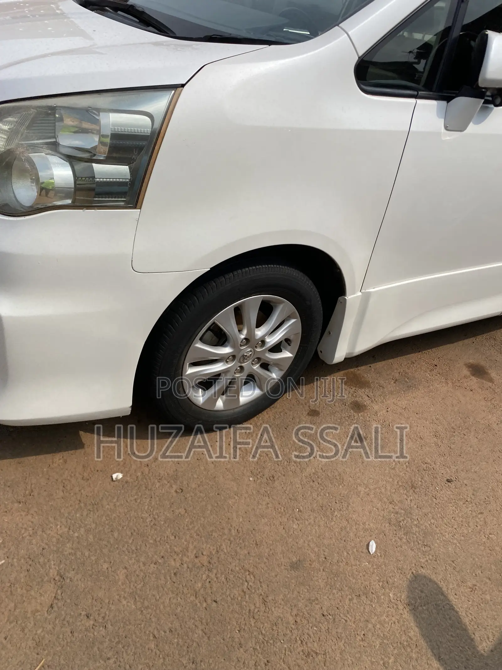 Toyota Noah 2015 White