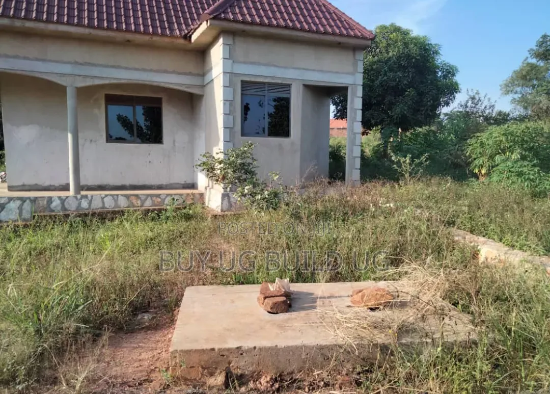4bdrm Bungalow in Gayaza Bugema, Division B for sale