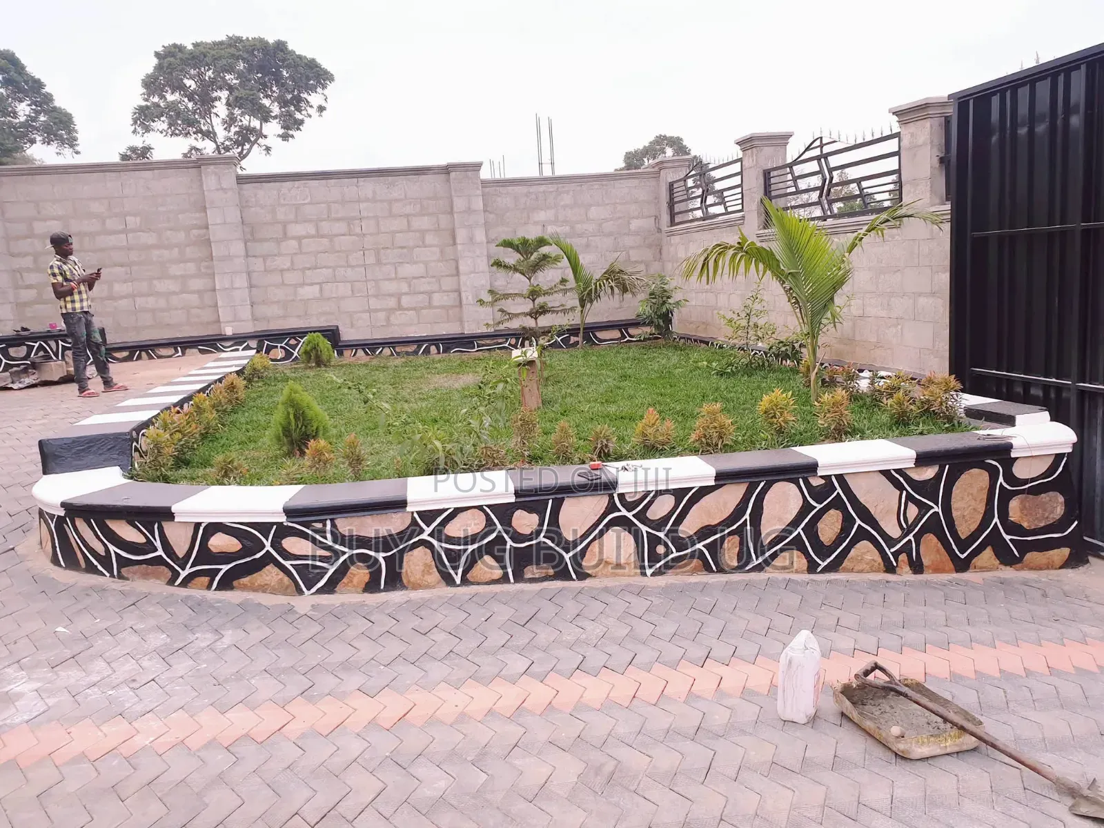 3bdrm Bungalow in Seeta-Namilyango Rd, Goma for sale