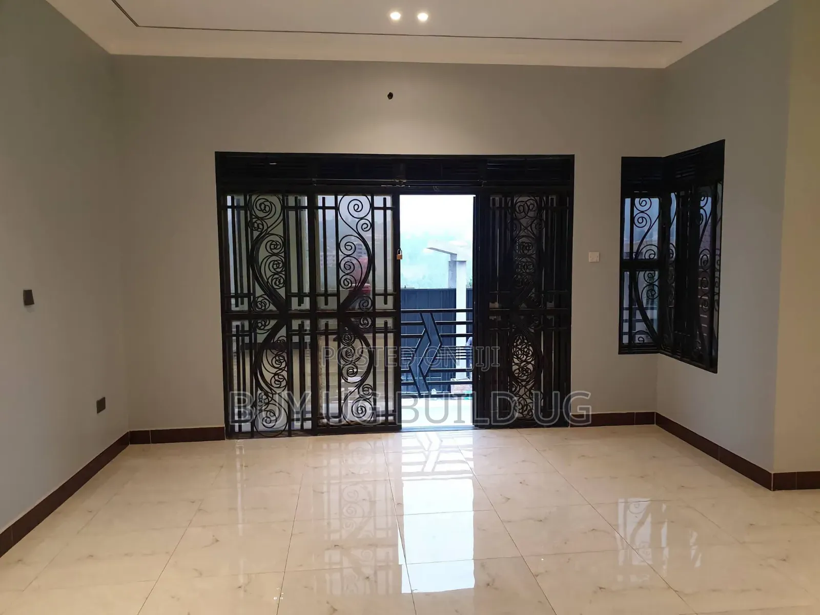 3bdrm Bungalow in Seeta-Namilyango Rd, Goma for sale