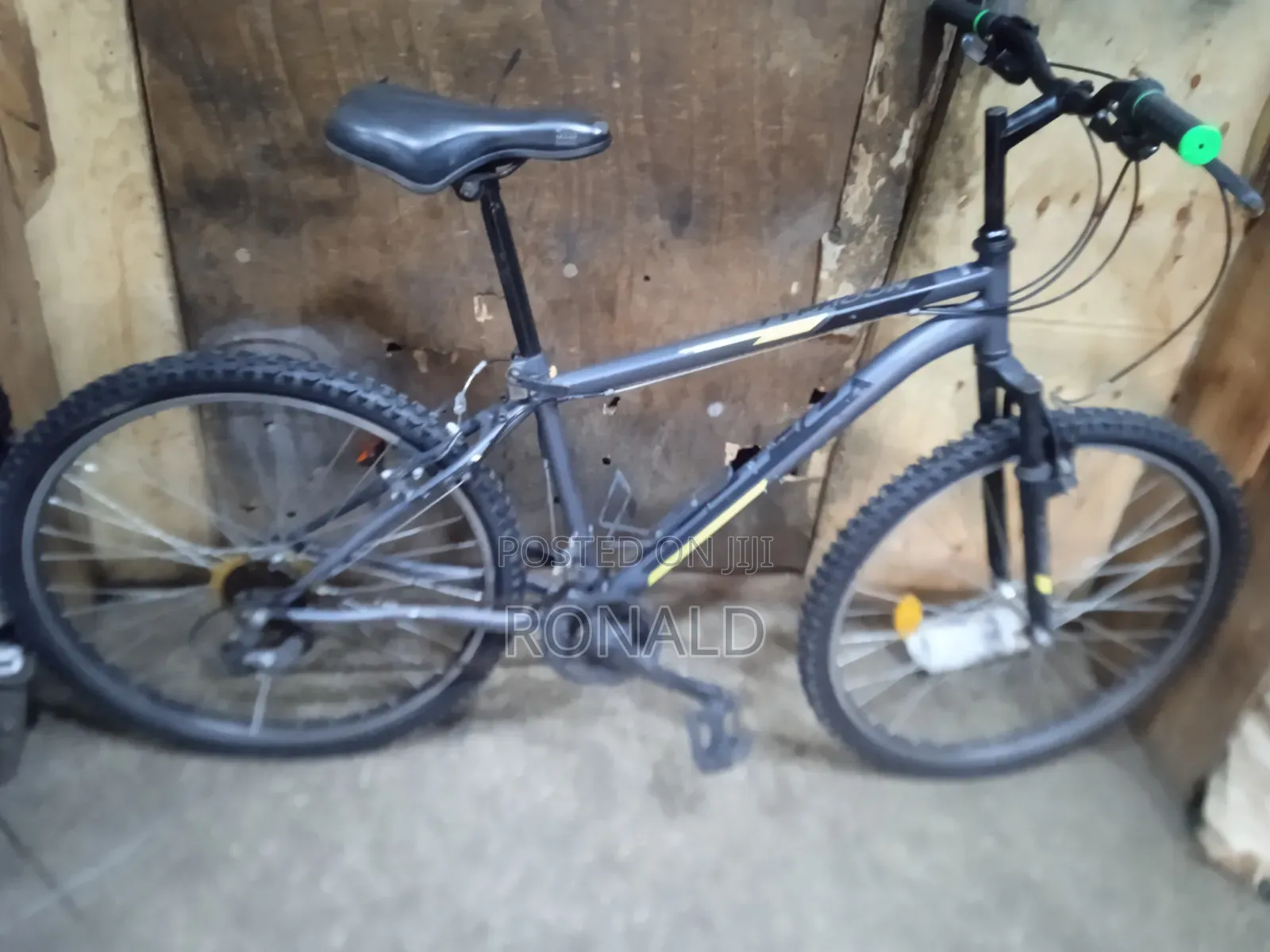 Mountain Bike Lespo Brand Size 26 With Adjustable Seat and Front