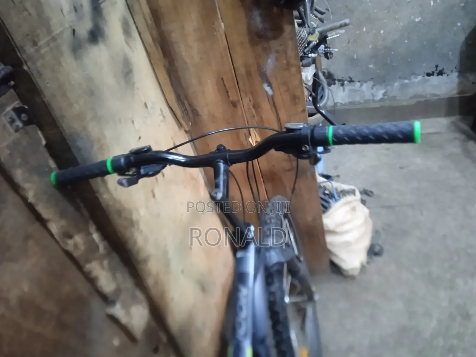 Mountain Bike Lespo Brand Size 26 With Adjustable Seat and Front