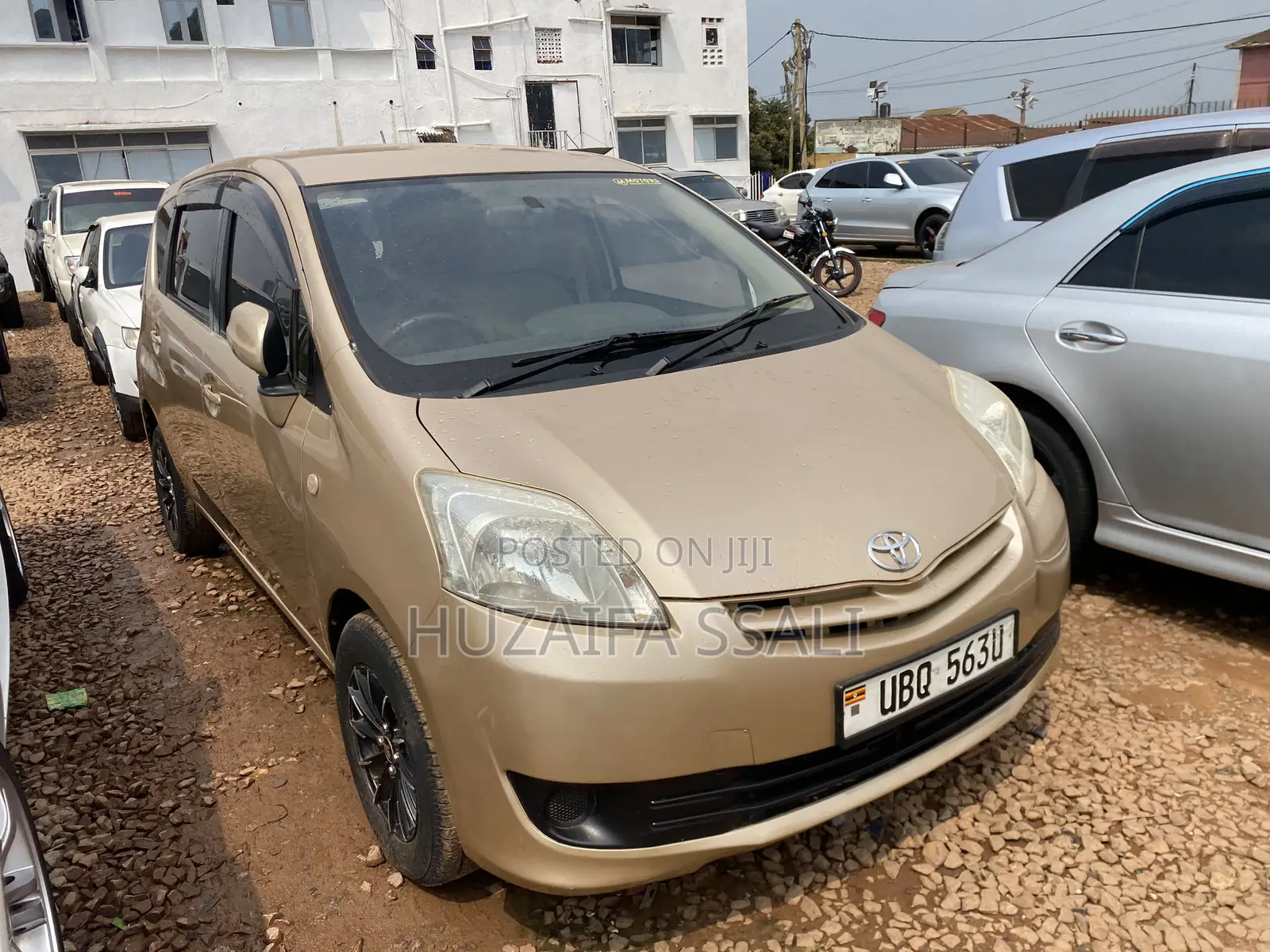Toyota Passo Sette 2012 Brown