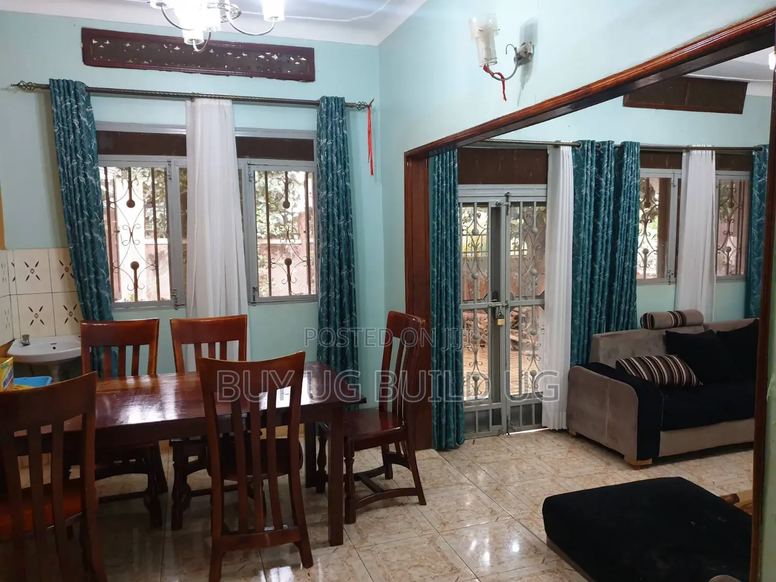 5bdrm Bungalow in Seeta-Lumuli, Goma for sale