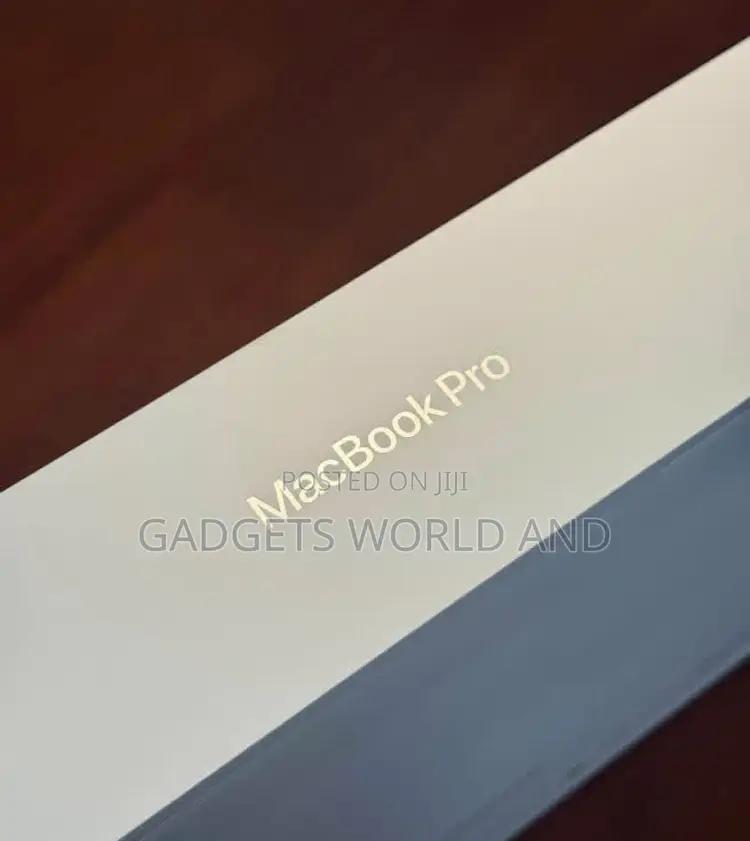 New Laptop Apple MacBook Pro 24GB Apple M5 Pro SSD 1T