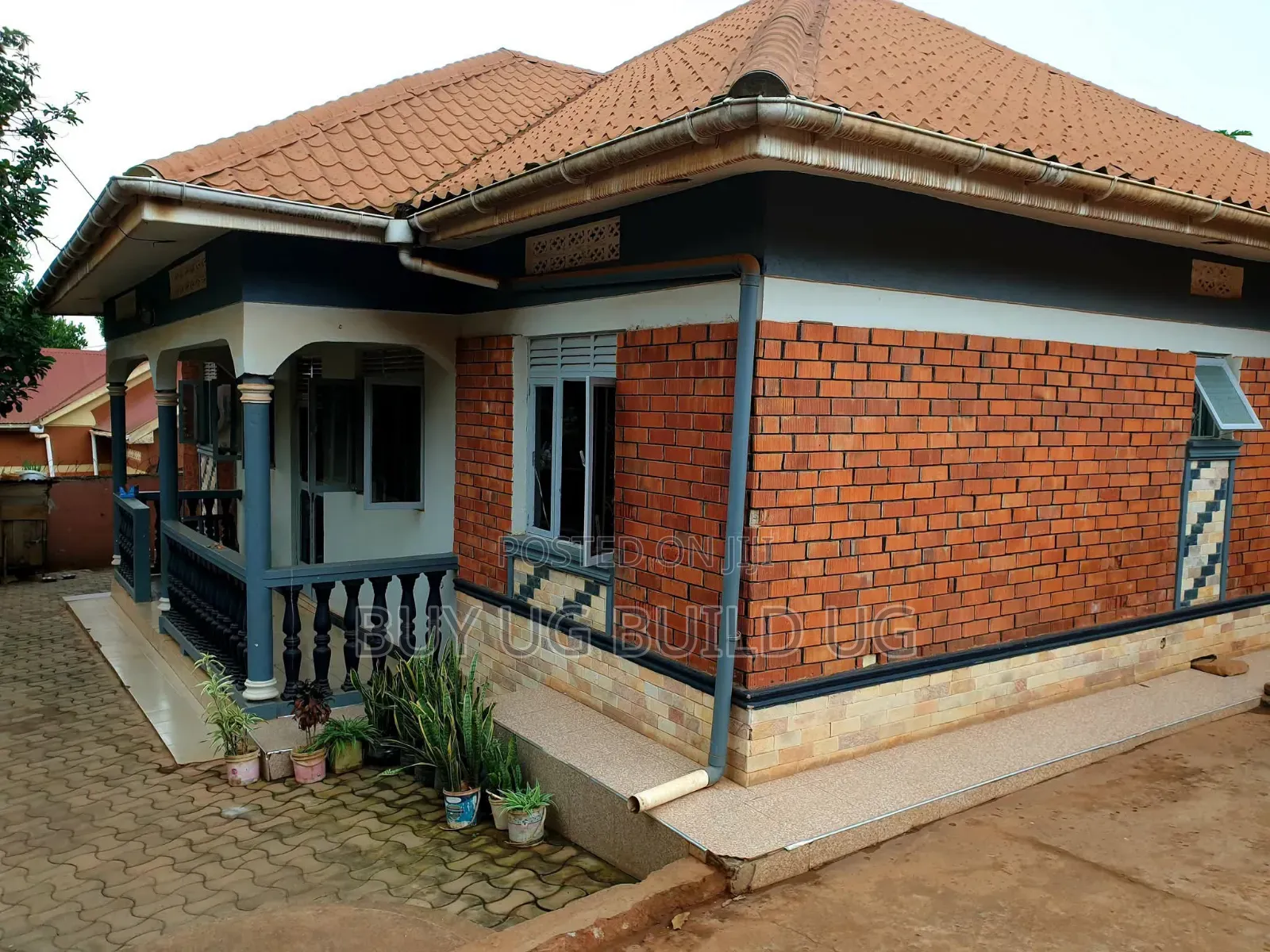 5bdrm Bungalow in Seeta-Lumuli, Goma for sale