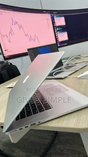 Laptop Apple MacBook Pro 16GB Intel Core i7 SSD 256GB