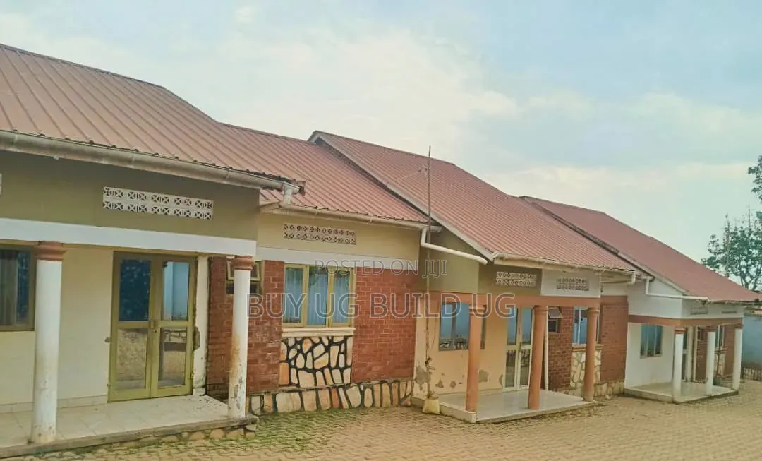 2bdrm Apartment in Seeta- Namugongo, Goma for sale