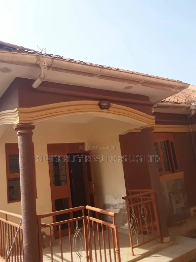 3bdrm House in Division A for sale