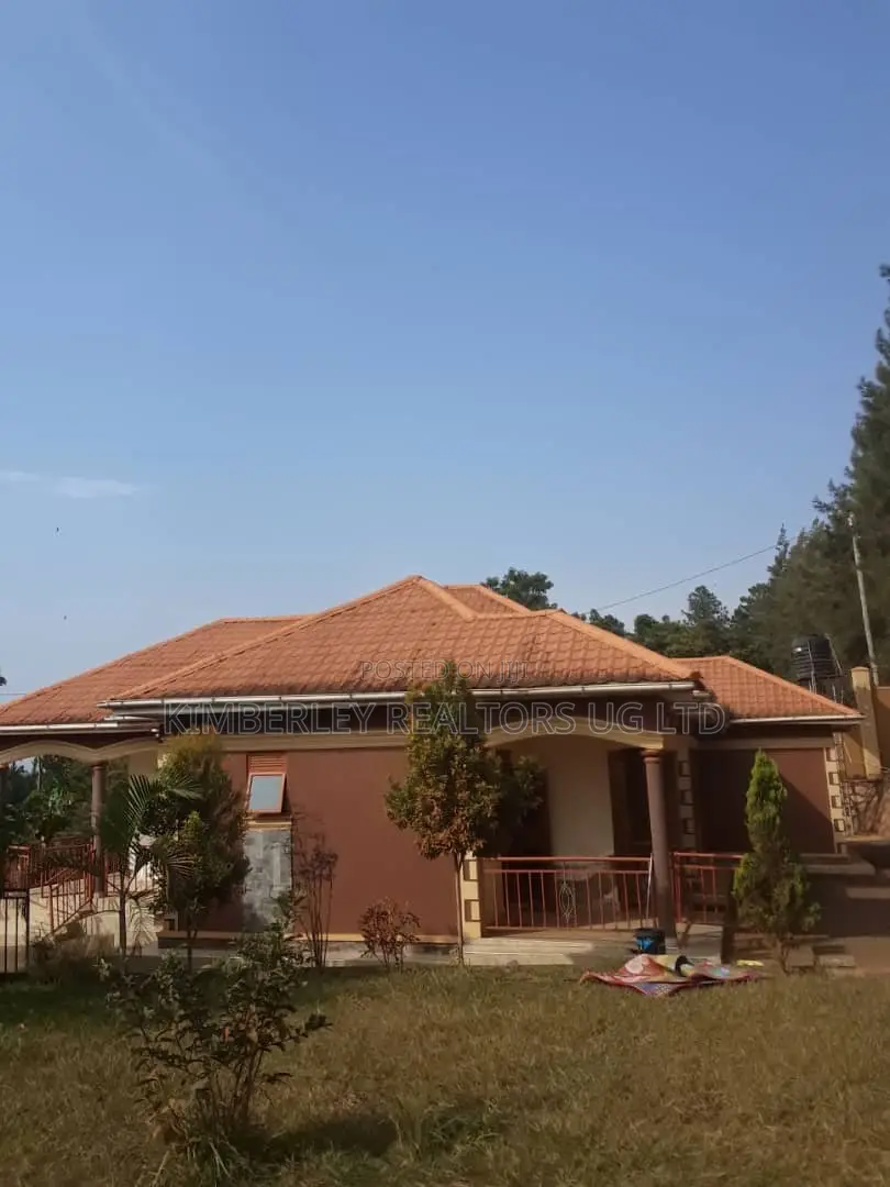 3bdrm House in Division A for sale