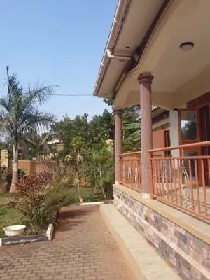 3bdrm House in Division A for sale