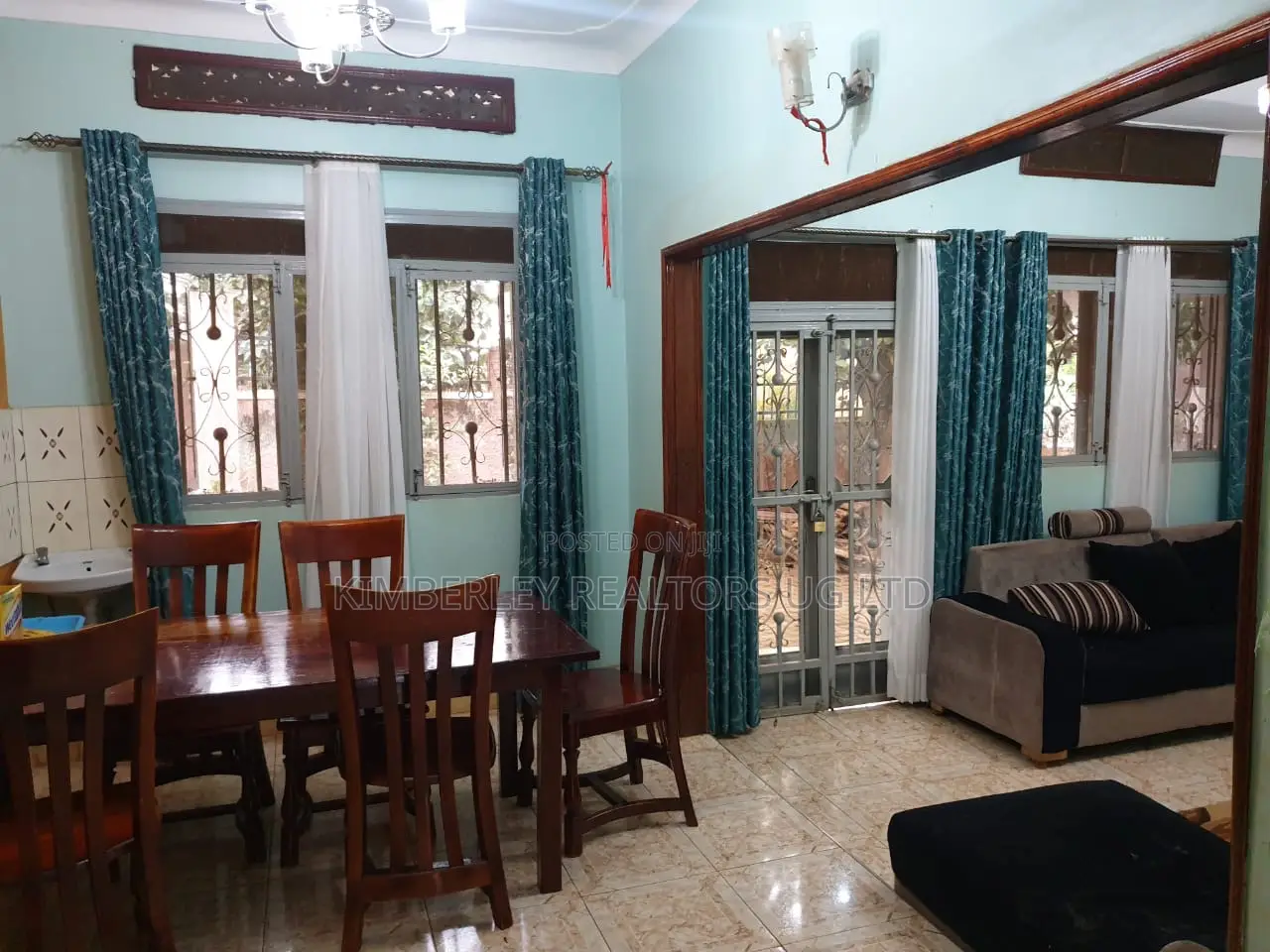 5bdrm House in Division A for sale