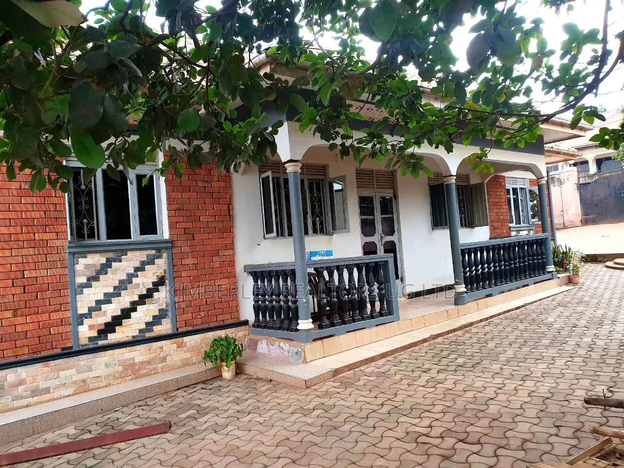 5bdrm House in Division A for sale