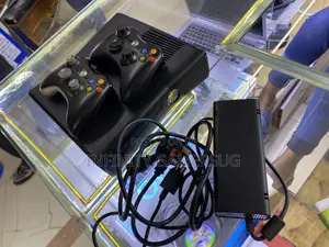 Xbox 360 Slim With 20games
