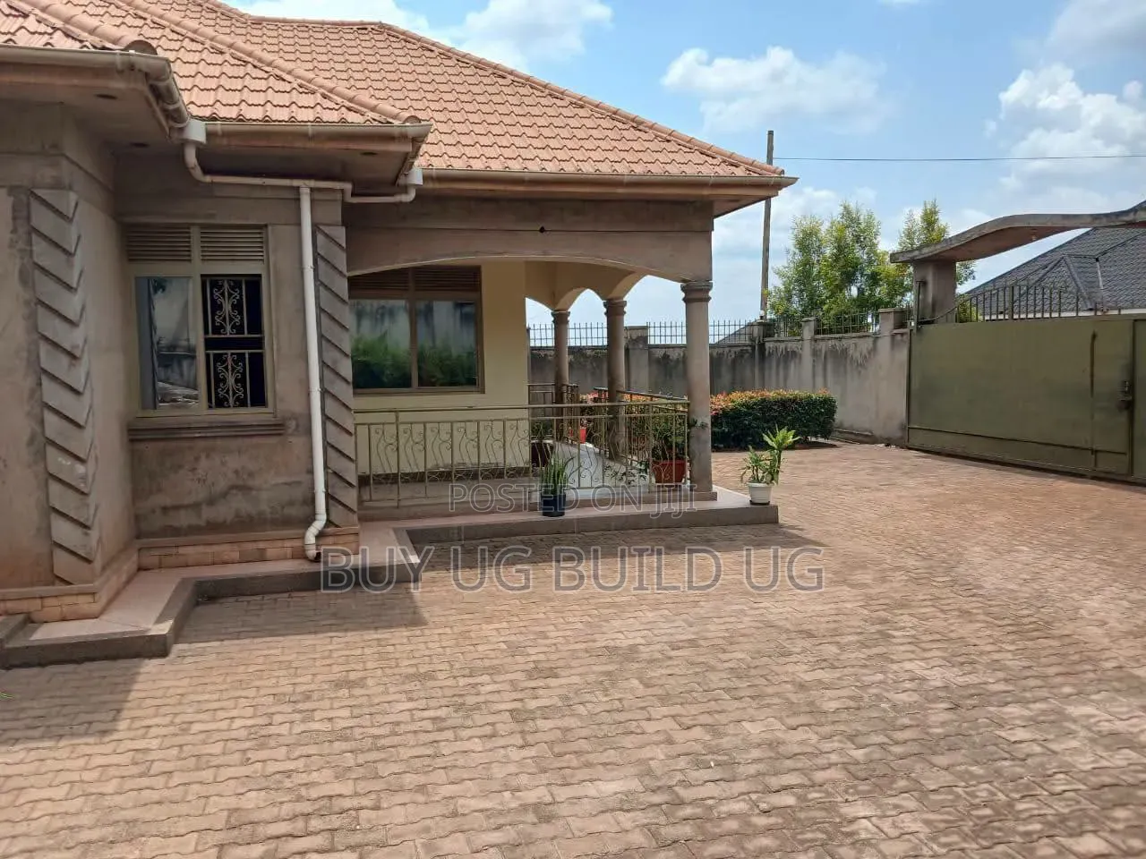 3bdrm Bungalow in Gayaza Manyangwa, Kira for sale