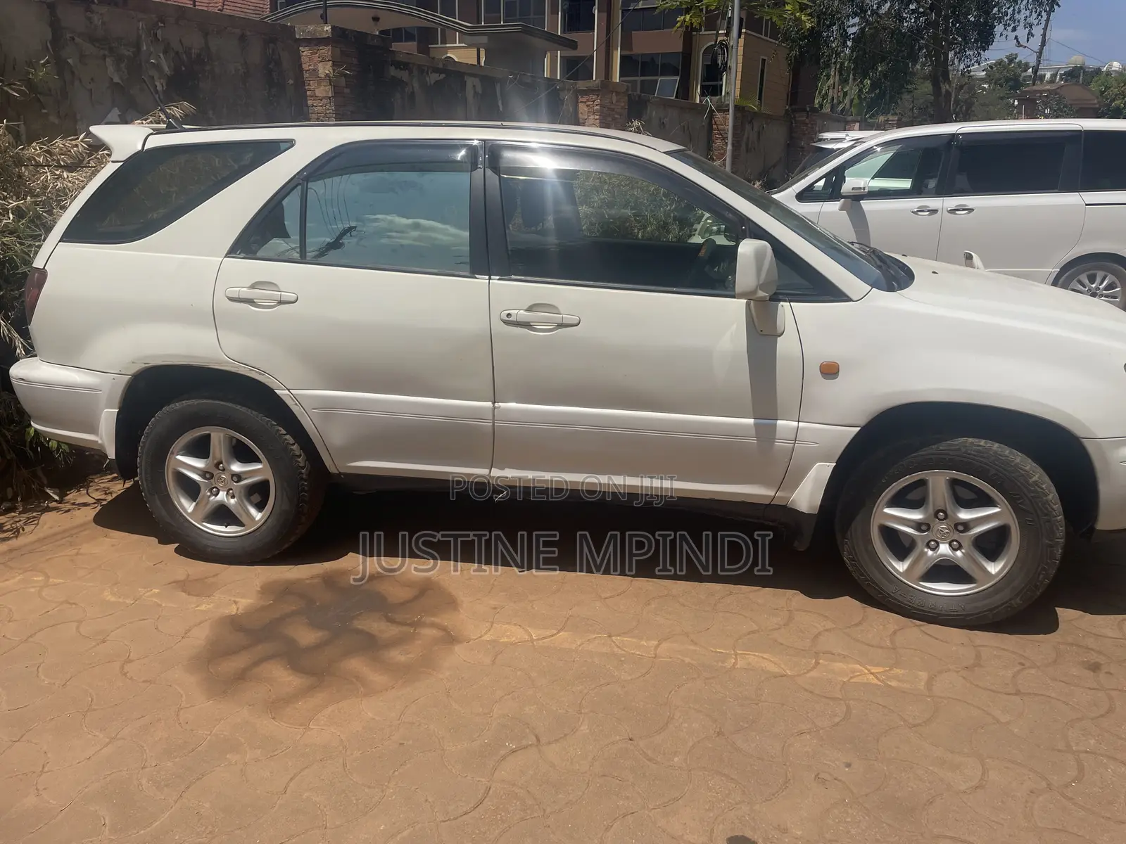 Toyota Harrier 1998 White