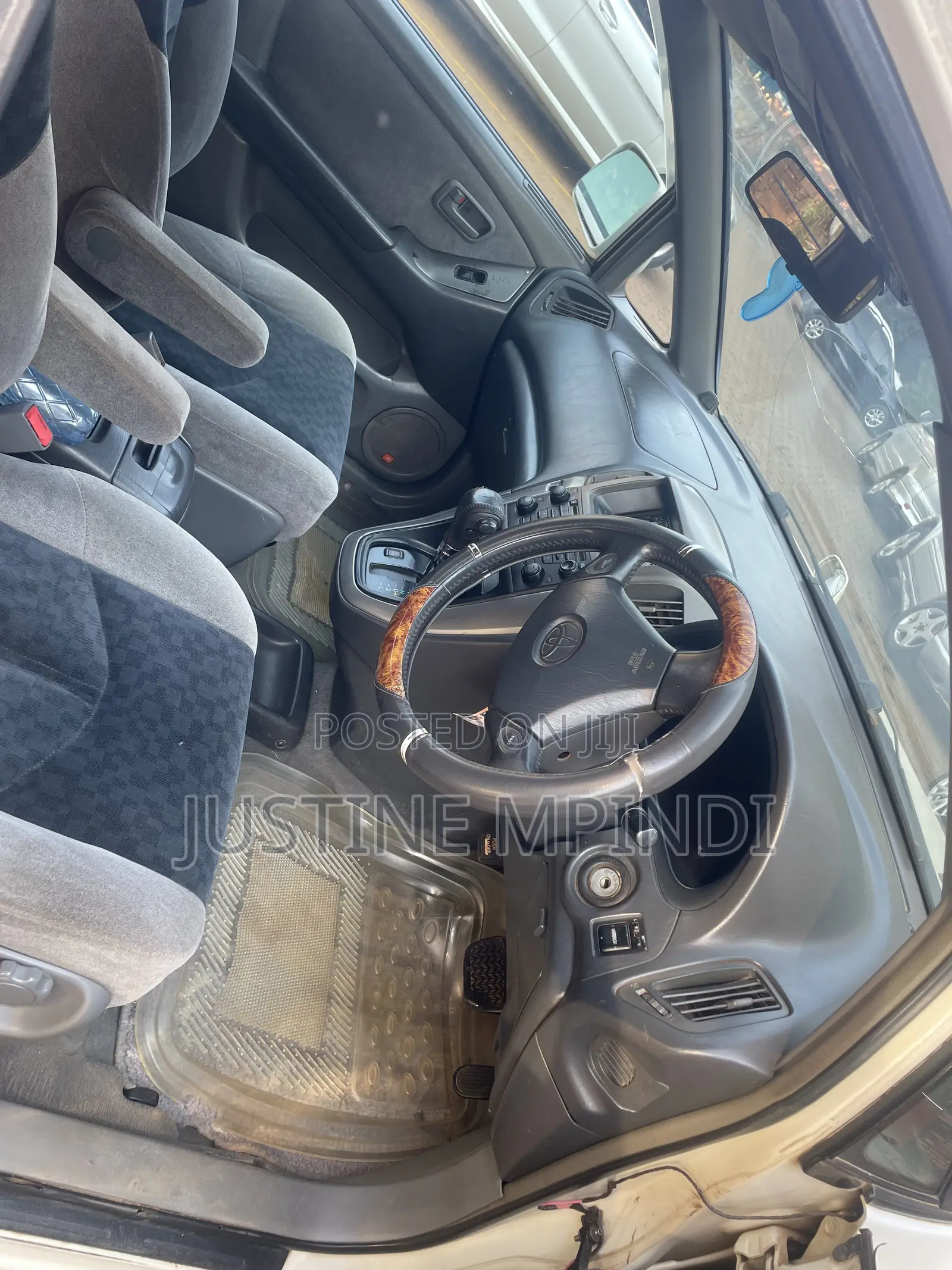 Toyota Harrier 1998 White