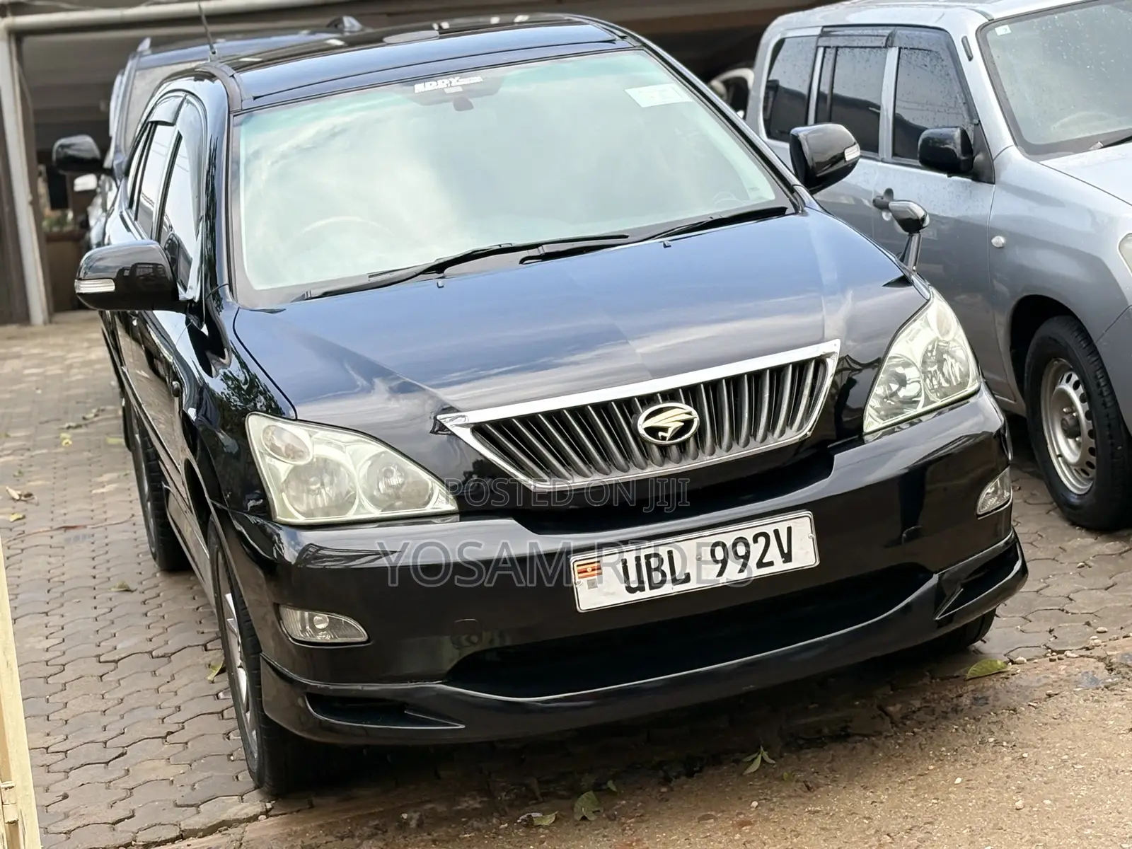 Toyota Harrier 2.4 2011 Black